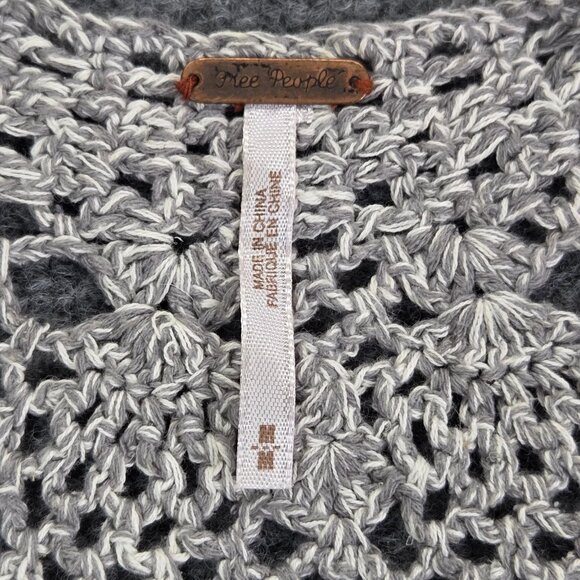 Free People Gray Blue Fringe Knit Silk Linen Blend Vest Womens Medium Button - Picture 8 of 10